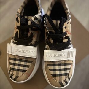 Burberry shoes